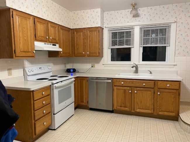 514 School St in Kohler, WI - Building Photo - Building Photo