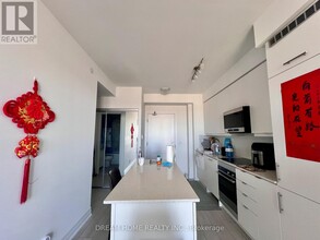 30-2230 Elm Dr W in Mississauga, ON - Building Photo - Building Photo