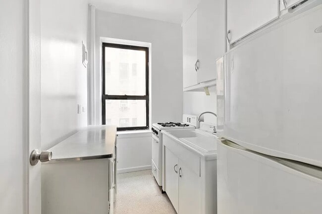 property at 157 W 79th St