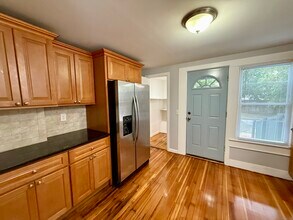 16 1/2 W Main St in Norwalk, CT - Building Photo - Building Photo