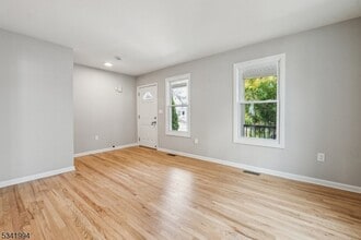 21 Hillside Ave in Chatham, NJ - Building Photo - Building Photo