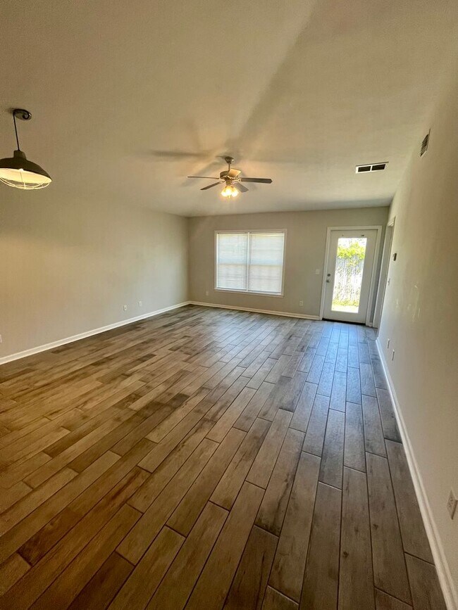 2406 Quiet Oaks Dr in Panama City, FL - Building Photo - Building Photo