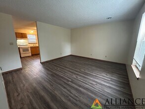 715 S 9th St in Manhattan, KS - Building Photo - Building Photo