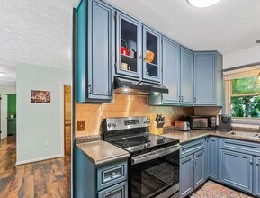 109 Wicklow Dr in Asheville, NC - Building Photo - Building Photo