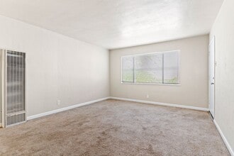 11848 Foothill Way in Oakland, CA - Building Photo - Building Photo