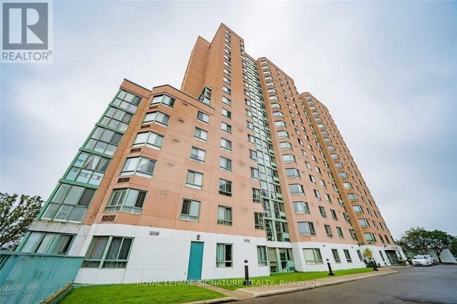 41 Markbrook Ln in Toronto, ON - Building Photo - Building Photo