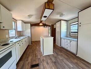 5138 Rollinglen Loop W in Lakeland, FL - Building Photo - Building Photo