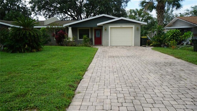 property at 975 W Minnehaha Ave