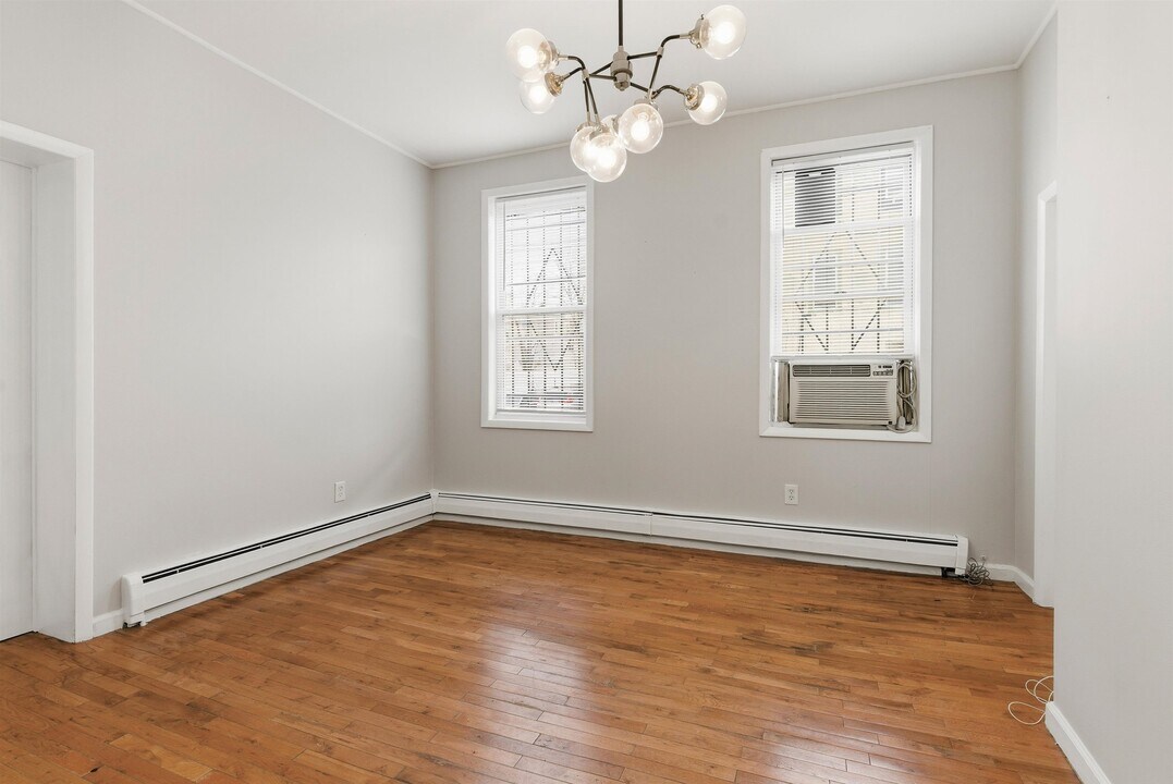 154 South St in Jersey City, NJ - Building Photo