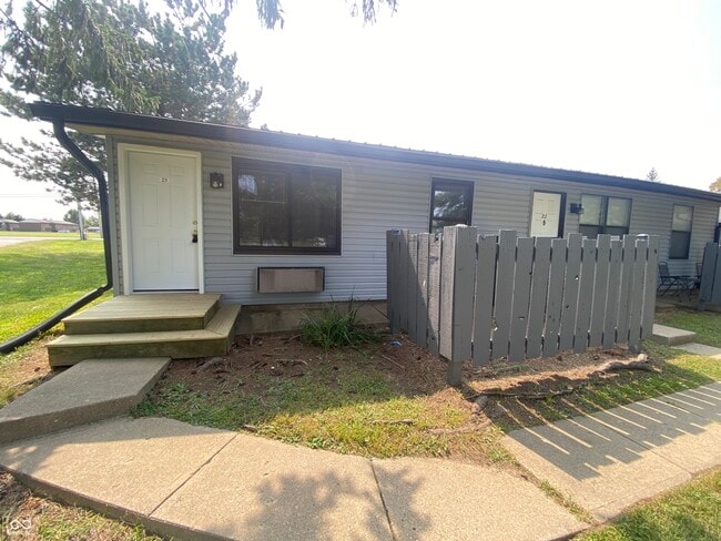 property at 2000 Indianapolis Rd