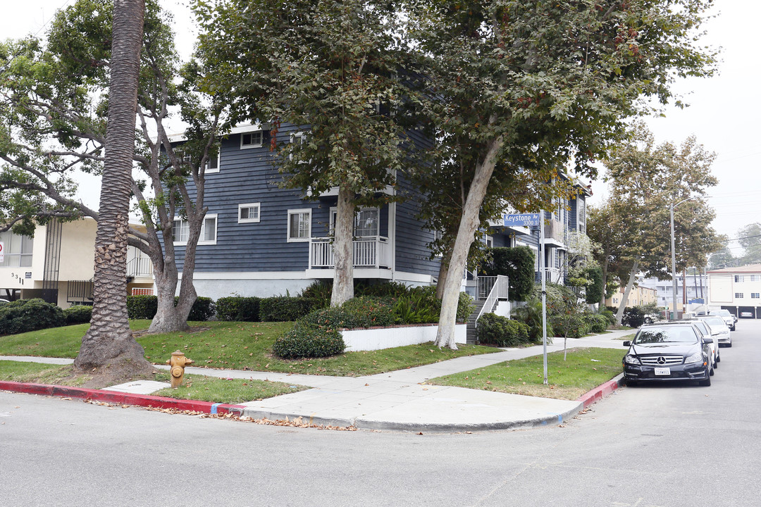 10600-1061 Rose Ave in Los Angeles, CA - Building Photo