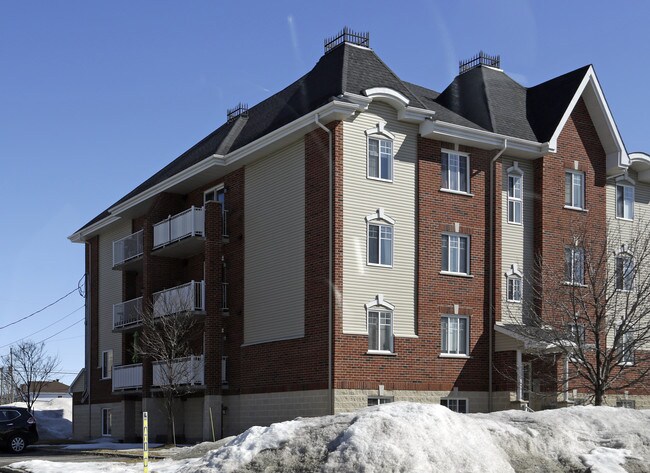 255 Dalpé in Mascouche, QC - Building Photo - Building Photo