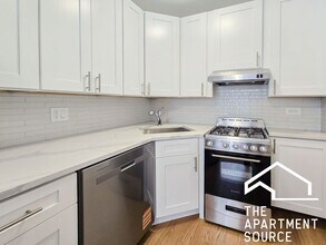 540 W Cornelia Ave, Unit 1 in Chicago, IL - Building Photo - Building Photo