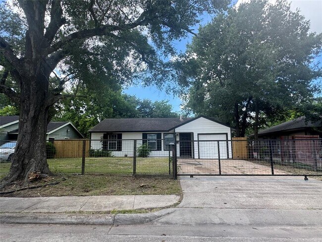 property at 4914 Enyart St