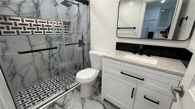 999 Brickell Bay Dr, Unit 306 in Miami, FL - Building Photo - Building Photo