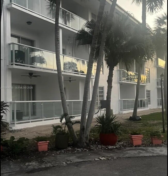 1600 NE 114th St in Miami, FL - Building Photo - Building Photo