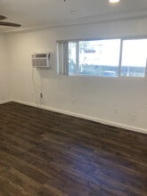 Bakman Hall in North Hollywood, CA - Building Photo - Building Photo