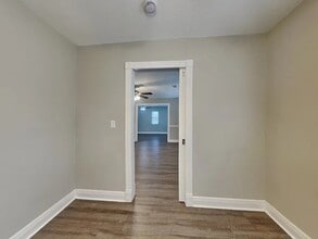 6204 Frost Dr in Tampa, FL - Building Photo - Building Photo