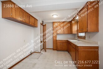 23880 Devoe Ave in Euclid, OH - Building Photo - Building Photo
