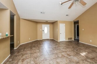 6417 Peggy Dr in Fort Worth, TX - Foto de edificio - Building Photo