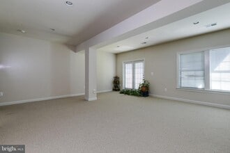 42607 Offenham Terrace in Chantilly, VA - Building Photo - Building Photo