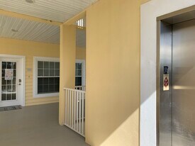 101 Natures Way in Rotonda West, FL - Building Photo
