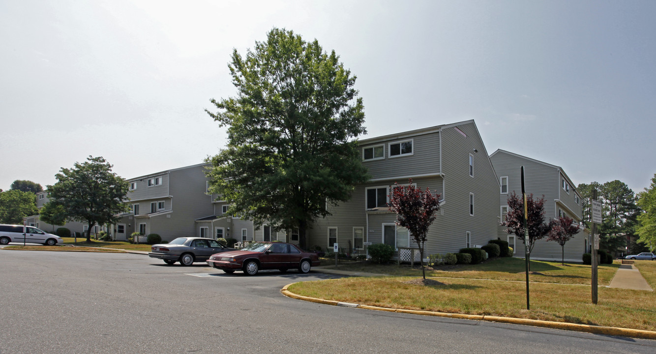 Place One Apartments in Richmond, VA - Foto de edificio