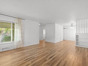 1645 Shangri-La Dr in Reno, NV - Foto de edificio - Building Photo