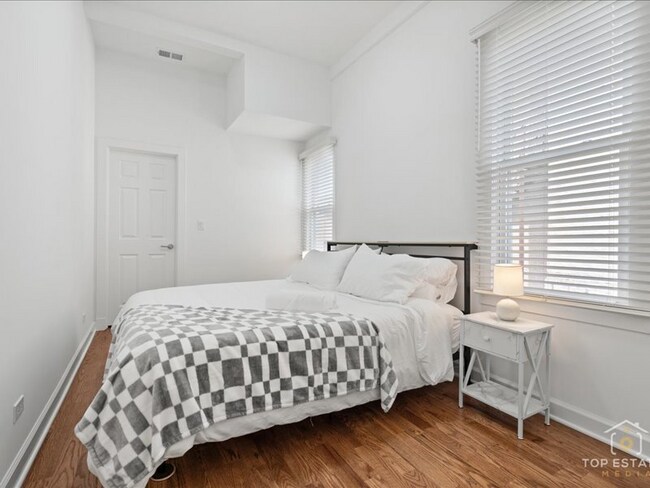 3529 S Indiana Ave in Chicago, IL - Foto de edificio - Building Photo