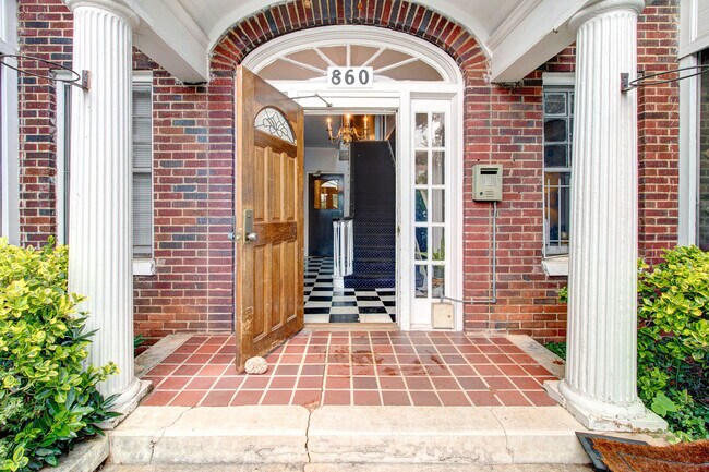 Charming Apartments in the Heart of Virgin in Atlanta, GA - Building Photo - Building Photo