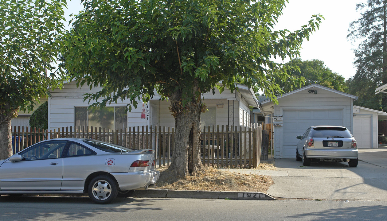 1921 Alhambra Ave in Martinez, CA - Building Photo