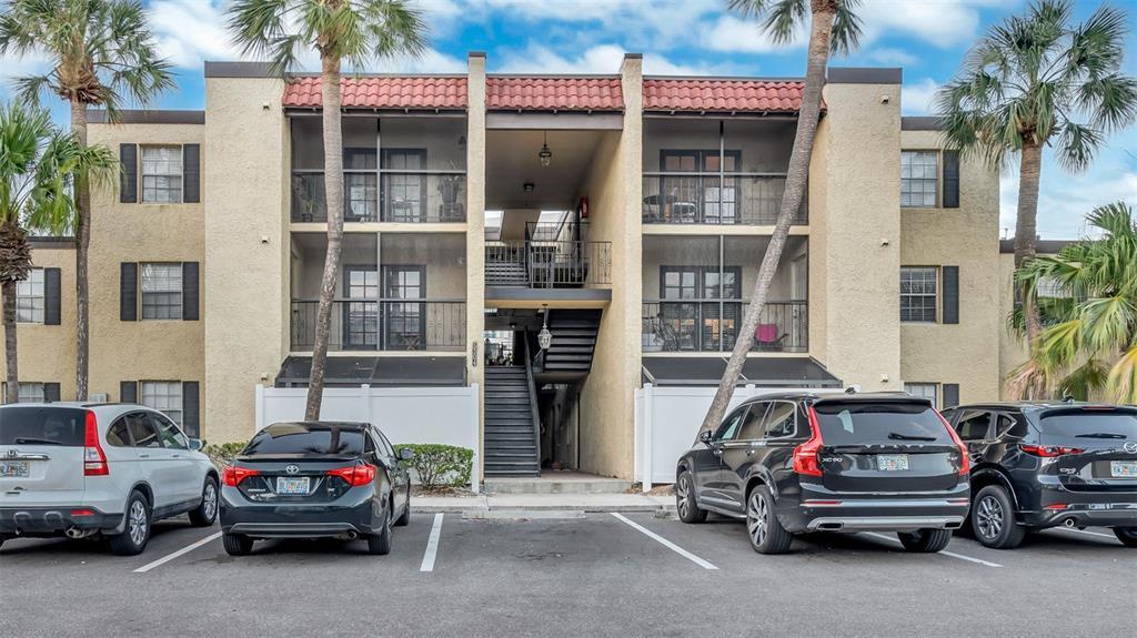 5304 W Kennedy Blvd in Tampa, FL - Building Photo