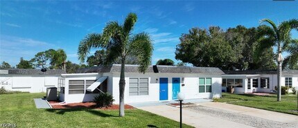 9 Hamlin Ct in Lehigh Acres, FL - Building Photo - Building Photo