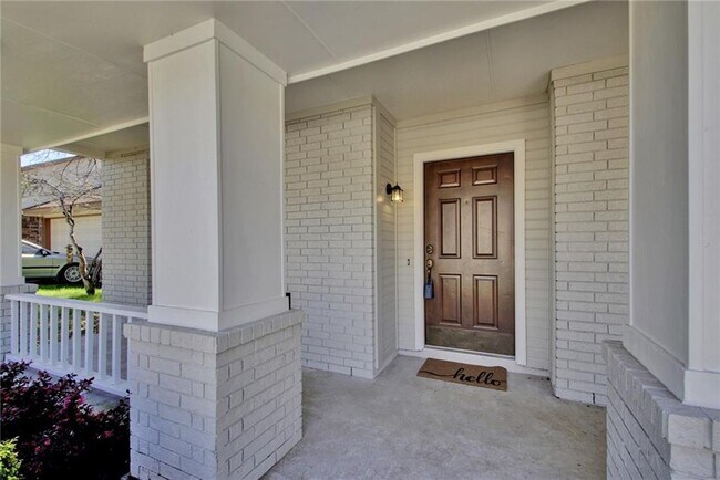 2926 Wickersham Ln in Austin, TX - Building Photo - Building Photo
