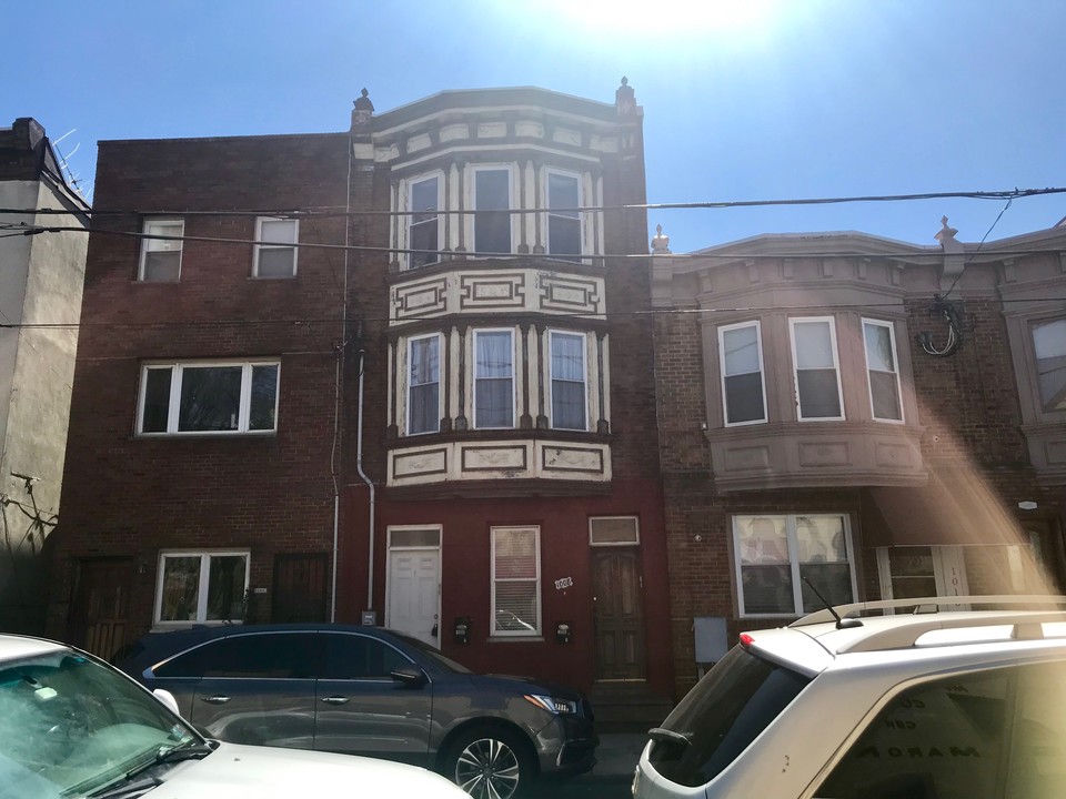 1008 Ellsworth St in Philadelphia, PA - Building Photo