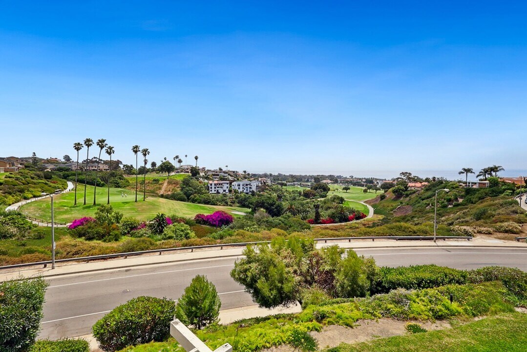 110 Calle Cuervo in San Clemente, CA - Building Photo