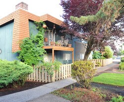 Menlo Manor Apartments in Beaverton, OR - Building Photo