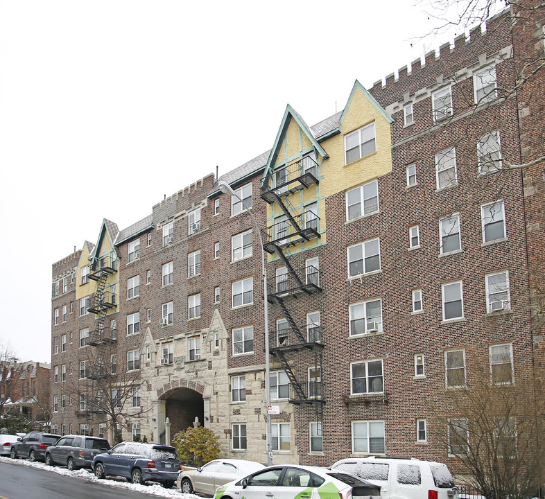 8829 Fort Hamilton Pky in Brooklyn, NY - Building Photo