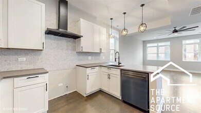 3253 N Elston Ave in Chicago, IL - Building Photo - Building Photo