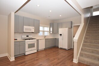 412 Lincoln Ave in Fox River Grove, IL - Building Photo - Building Photo