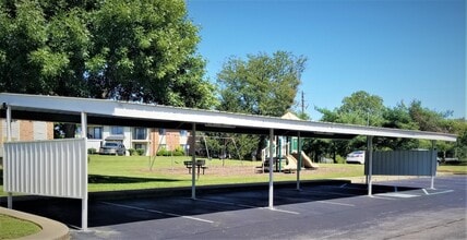 Saddlebrook in Henderson, KY - Foto de edificio - Building Photo