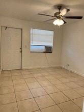 922 5th St in West Palm Beach, FL - Foto de edificio - Building Photo