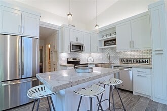 2310 McDuffie St in Houston, TX - Building Photo - Building Photo