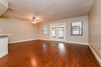 846 Timber Pond Dr in Brandon, FL - Building Photo - Building Photo