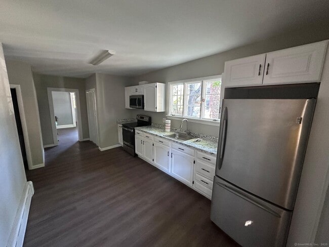 10 Fleming St in Waterbury, CT - Building Photo - Building Photo