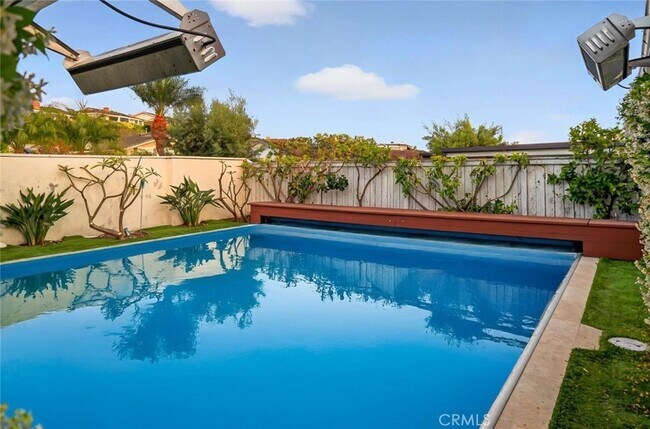 1529 Keel Dr in Newport Beach, CA - Building Photo - Building Photo