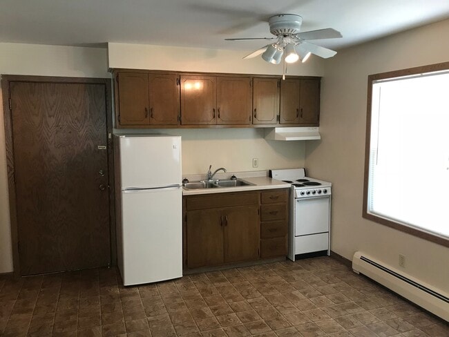 1524 15th Ave SE in St. Cloud, MN - Building Photo - Building Photo