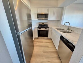 1424 Santa Anita Dr in Las Vegas, NV - Building Photo - Building Photo