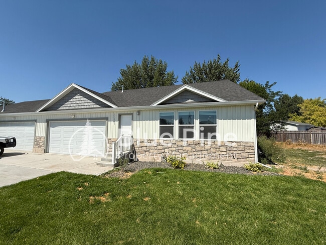 3221 E St in Idaho Falls, ID - Building Photo - Building Photo