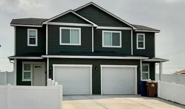 property at 2902 N Hogan St